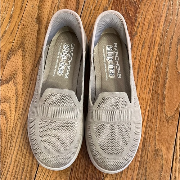 Skechers Women's Slip-On Shoes - Light Gray - Picture 4 of 4